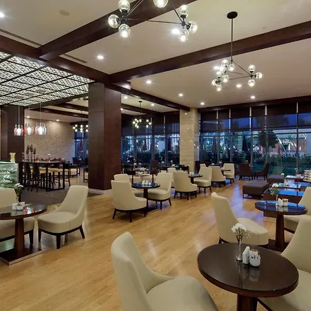 The Sense Deluxe 5* Side