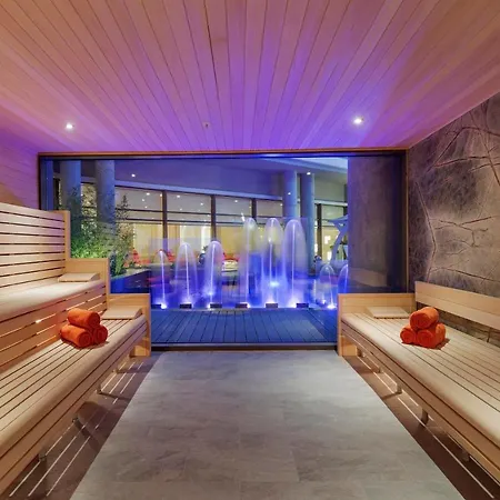 The Sense Deluxe 5* Side